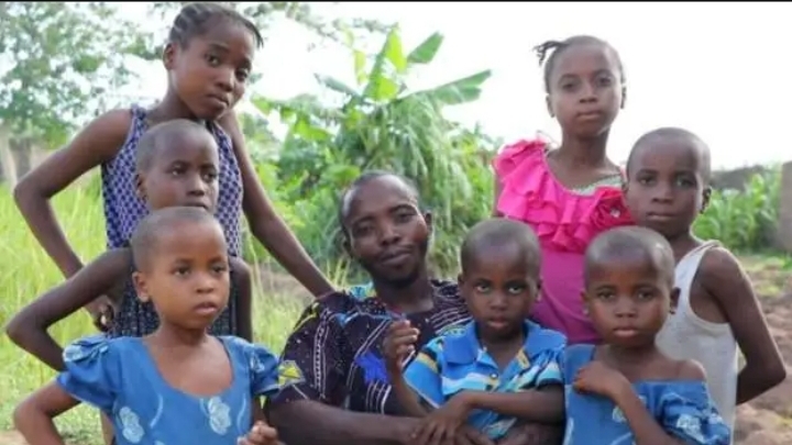 Punya Lima Pasang Anak Kembar, Pria Nigeria : Anak Berkah Tuhan