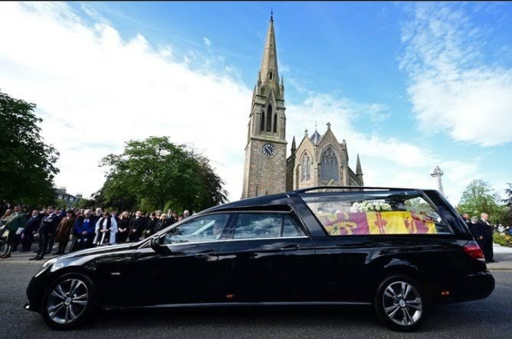 Jenazah Ratu Elizabeth 6 Jam Naik Mobil ke Edinburgh