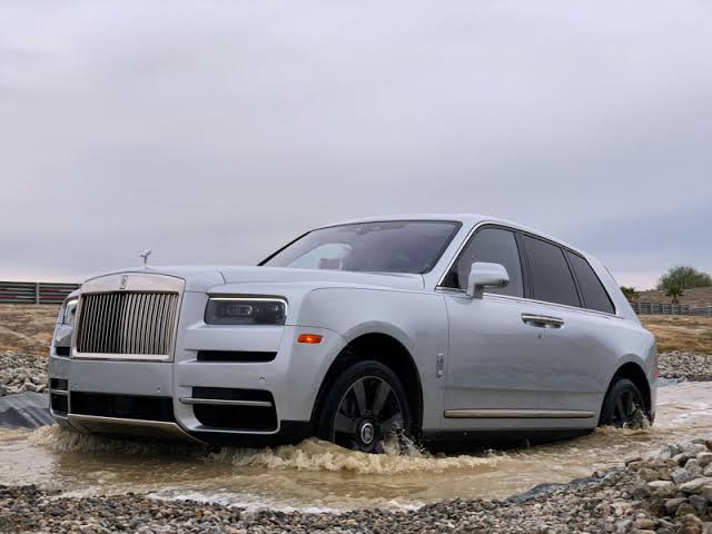 Rolls-Royce Ekonomi Seret Orang Kaya Tetap Beli Mobil Mewah
